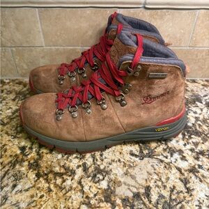 Danner Women’s Brown Mountain 600 Suede waterproof hiking boots